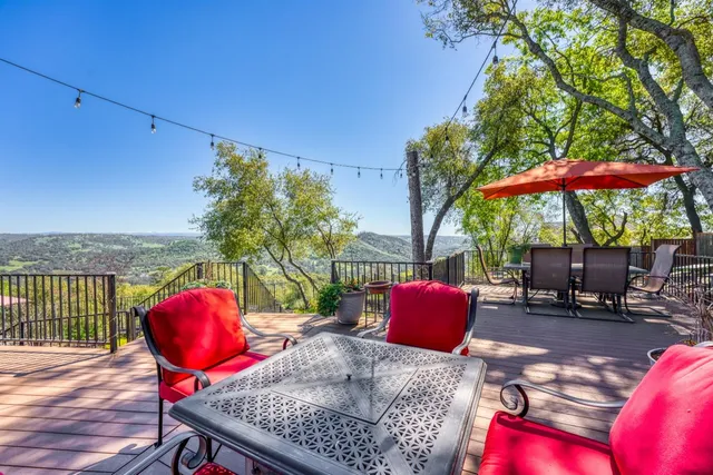 a view of outdoor space