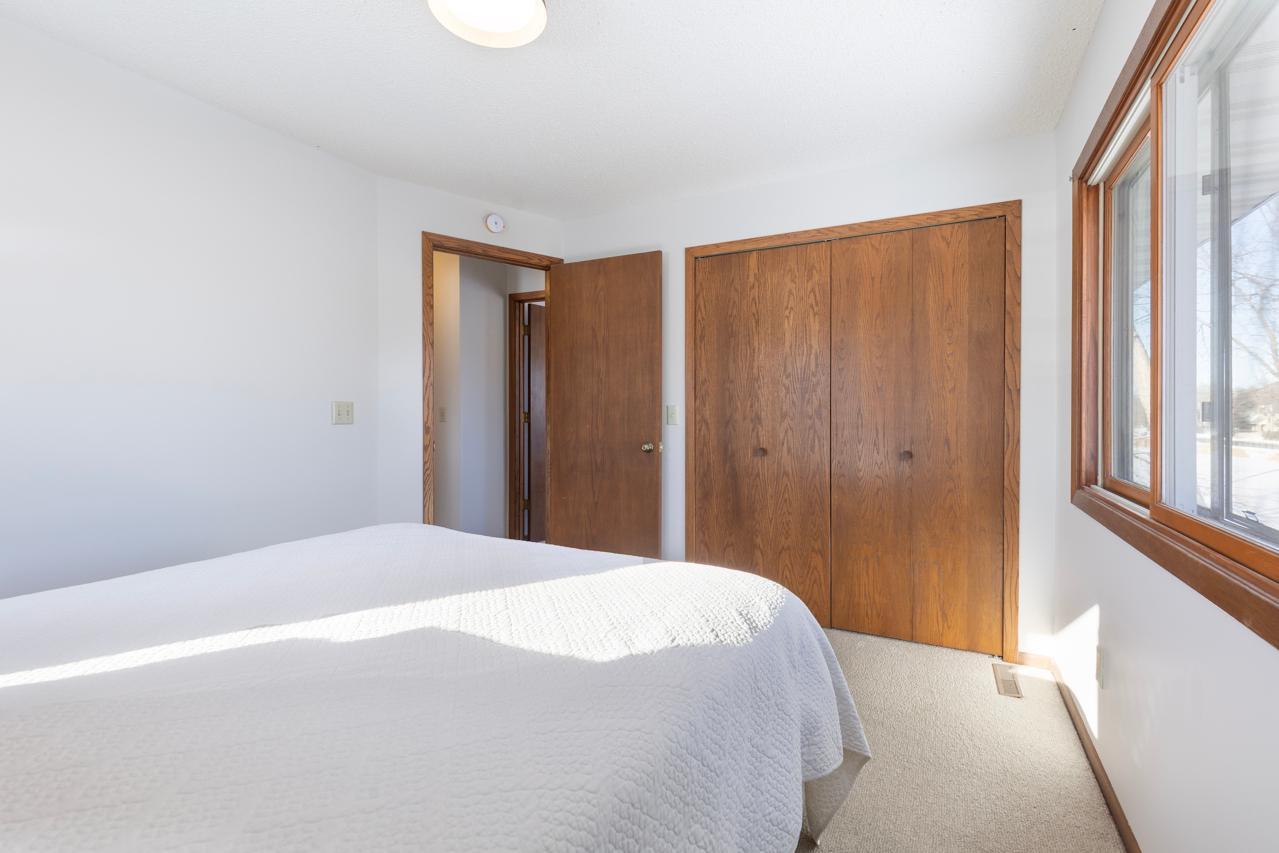 17208 Peterborg Road Eden Prairie, MN 55346 - Photo 28 of 39 Gallery Image 28