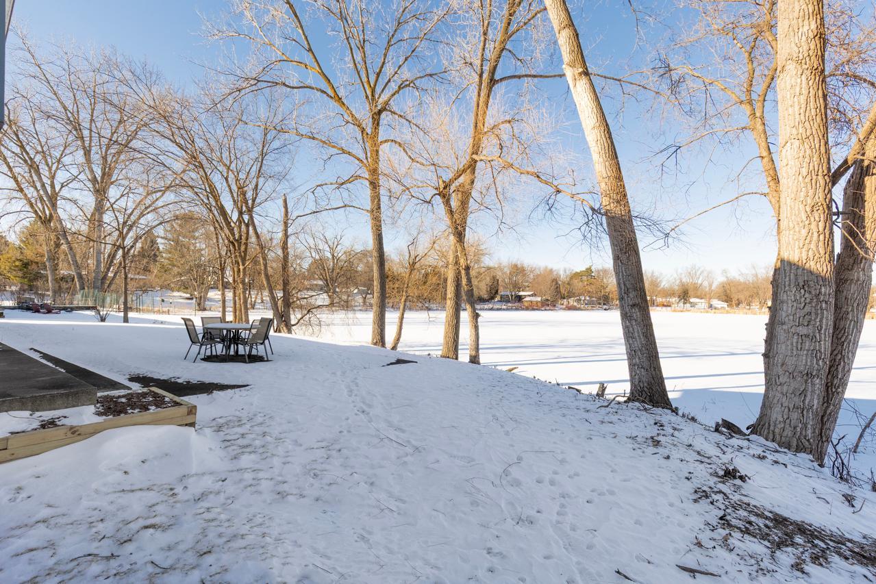 17208 Peterborg Road Eden Prairie, MN 55346 - Photo 3 of 39 Gallery Image 3