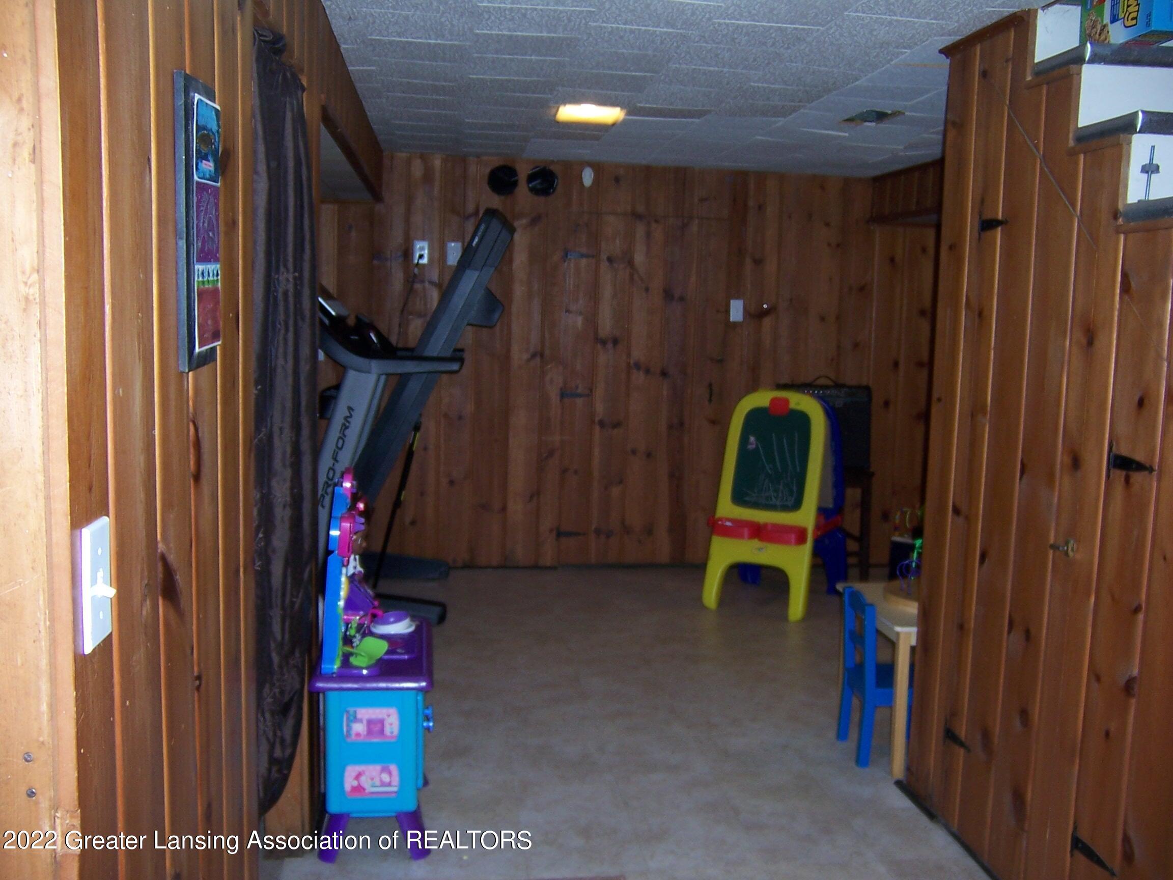 3713 Tecumseh River Road Lansing, MI 48906 - Photo 42 of 44 100_4282
