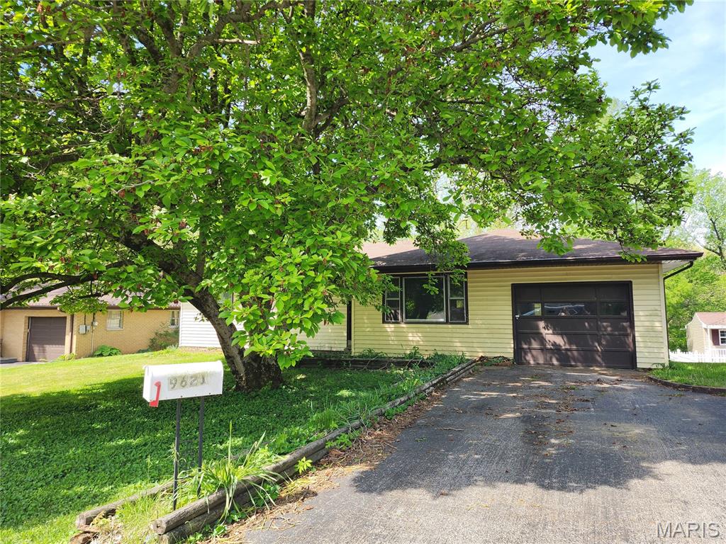 9621 Ridge Heights Road Fairview Heights, IL 62208 - Photo 2 of 37