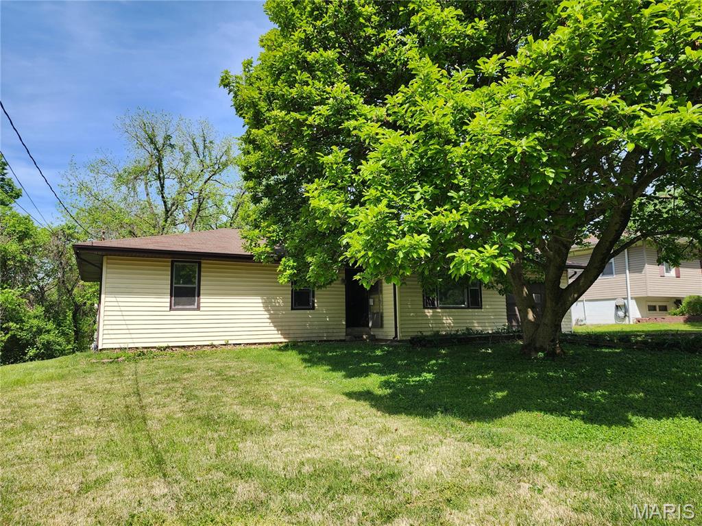 9621 Ridge Heights Road Fairview Heights, IL 62208 - Photo 4 of 37