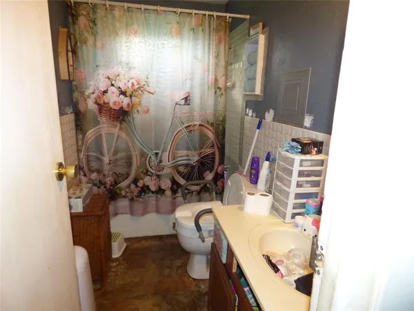 $320,000 | 511 West Pecan Street, Aubrey, TX 76227