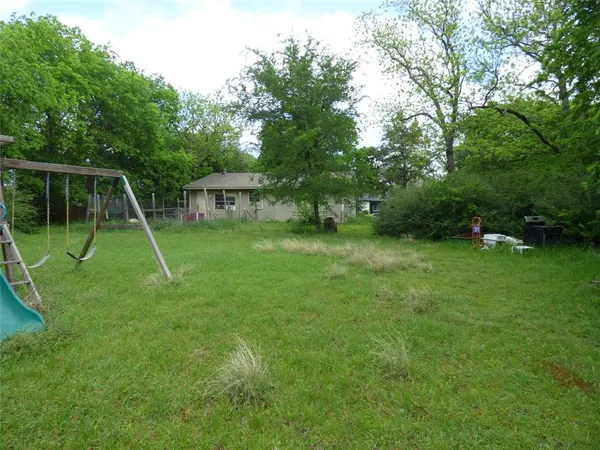 $320,000 | 511 West Pecan Street, Aubrey, TX 76227