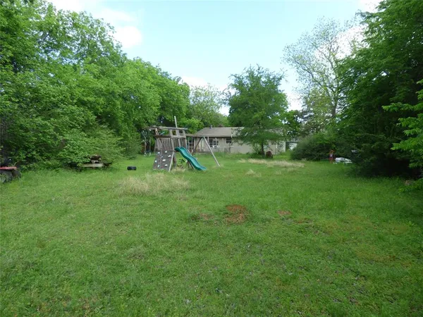 $320,000 | 511 West Pecan Street, Aubrey, TX 76227