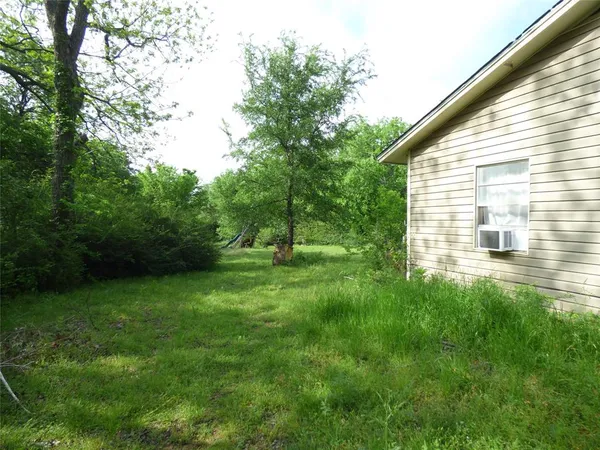 $320,000 | 511 West Pecan Street, Aubrey, TX 76227