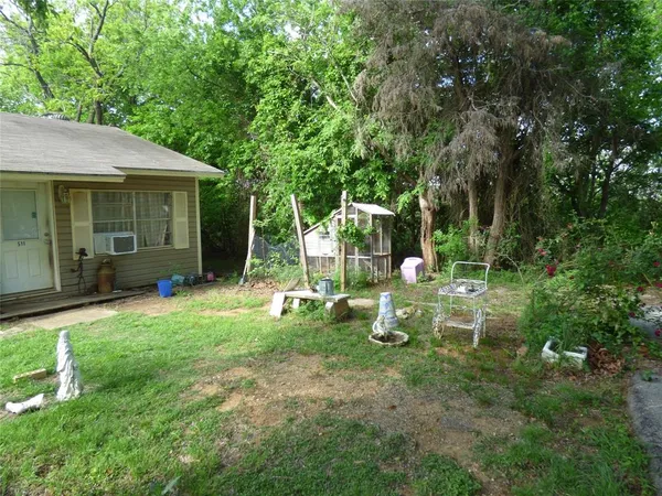 $320,000 | 511 West Pecan Street, Aubrey, TX 76227