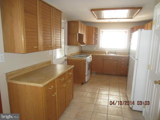 436 Madingley Road Linthicum, MD 21090 - Photo 3 of 14 Kitchen