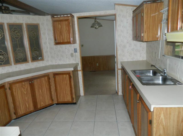 286 South Magruder Road Shepherd, MI 48883 - Photo 5 of 8 20099277-4.JPG