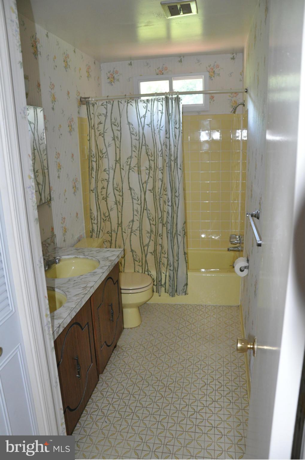 1605 Billman Lane Silver Spring, MD 20902 - Photo 24 of 30 Bath