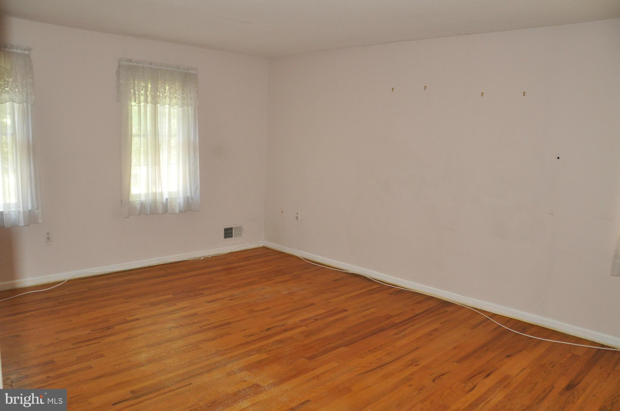 1605 Billman Lane Silver Spring, MD 20902 - Photo 27 of 30 Bedroom (Master)
