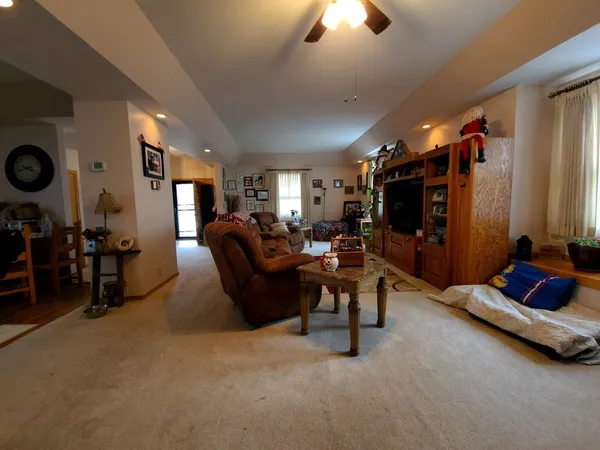 $175,000 | 610 North Washington Avenue, Wellington, KS 67152