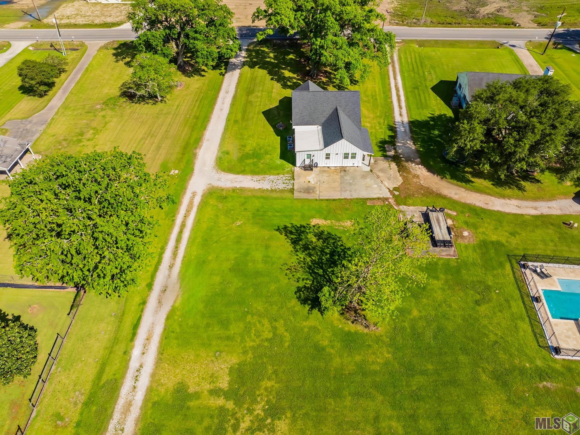 634 Brule Guillot Road Thibodaux, LA 70301 - Photo 3 of 17