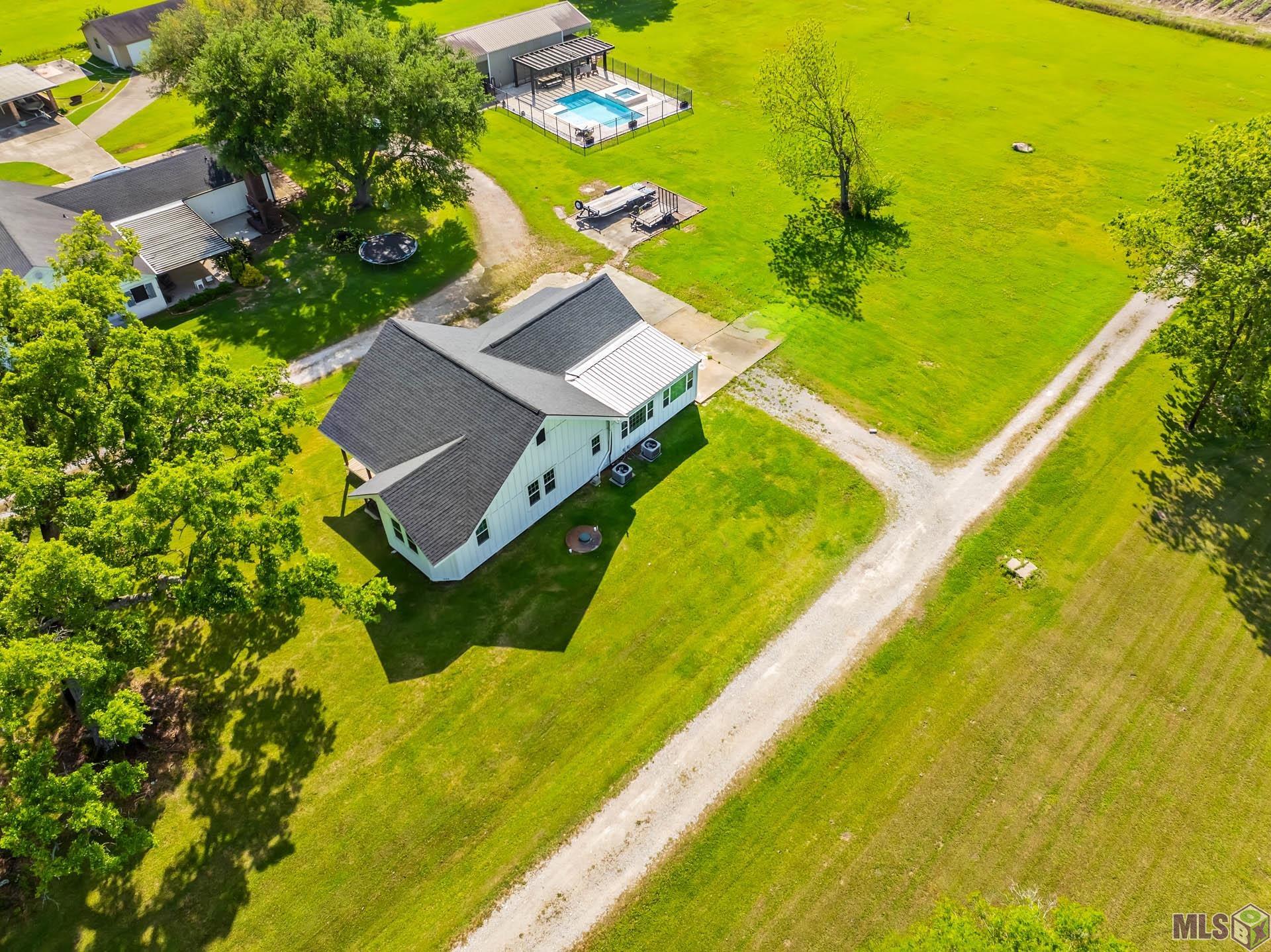 634 Brule Guillot Road Thibodaux, LA 70301 - Photo 4 of 17