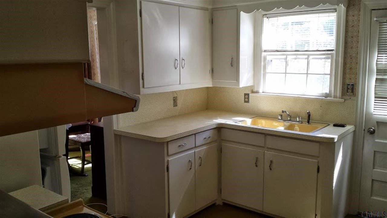 586 Albany Shaker Road Colonie, NY 12205 - Photo 6 of 12 Photo 6