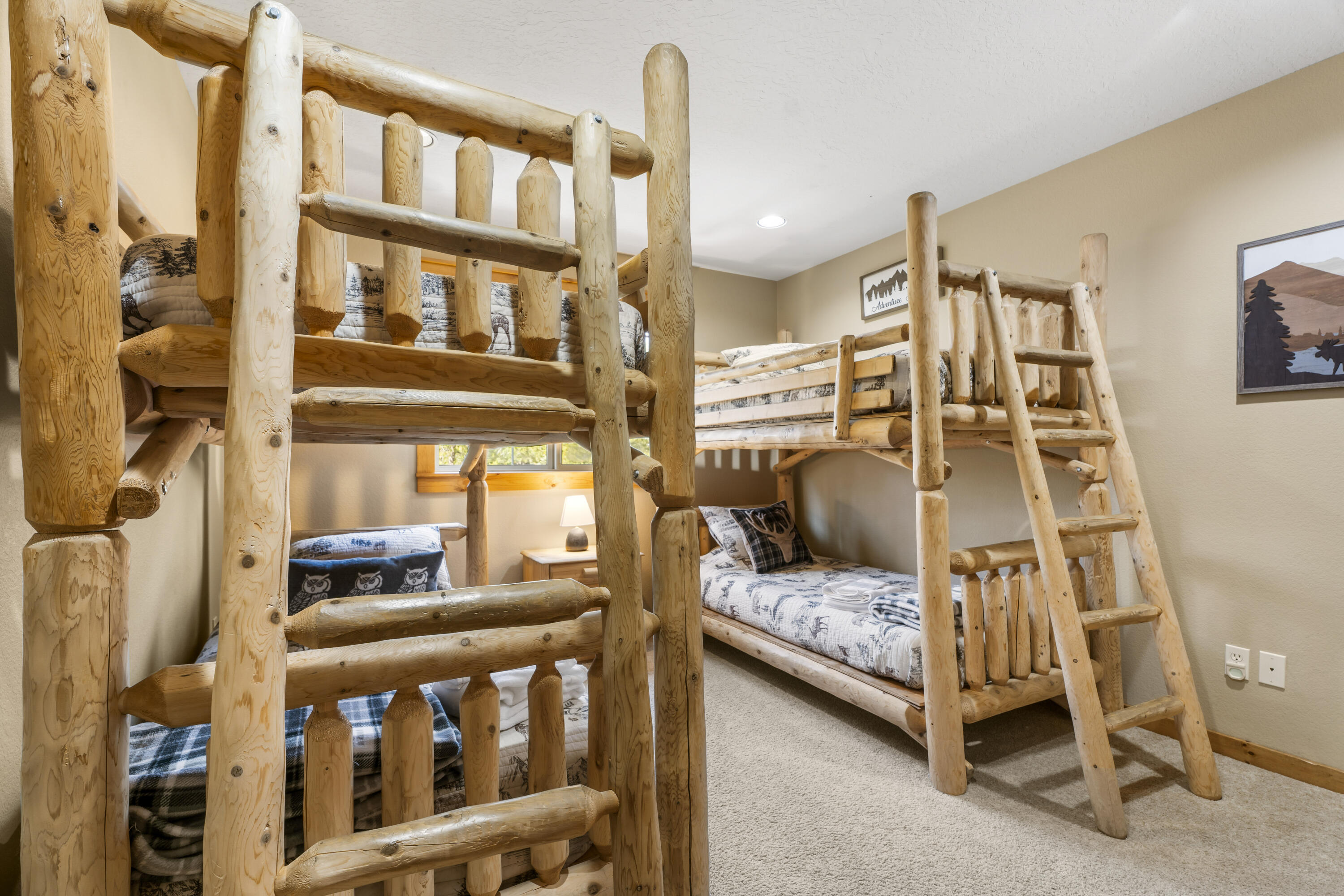 18189 Oregon Loop, Unit 5 Sunriver, OR 97707 - Photo 32 of 41 Bedroom #5 - Upstairs