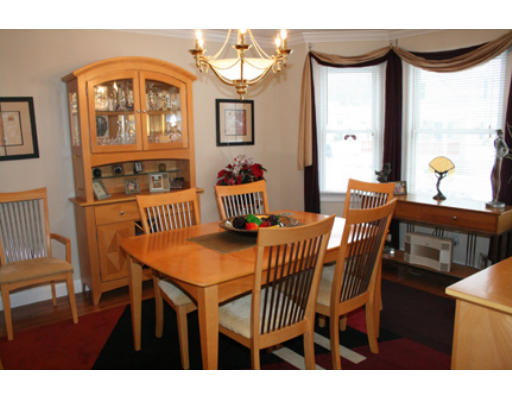 28 Beechwood Road Lynnfield, MA 01940 - Photo 4 of 11 a view of a dining room with furniture and a window