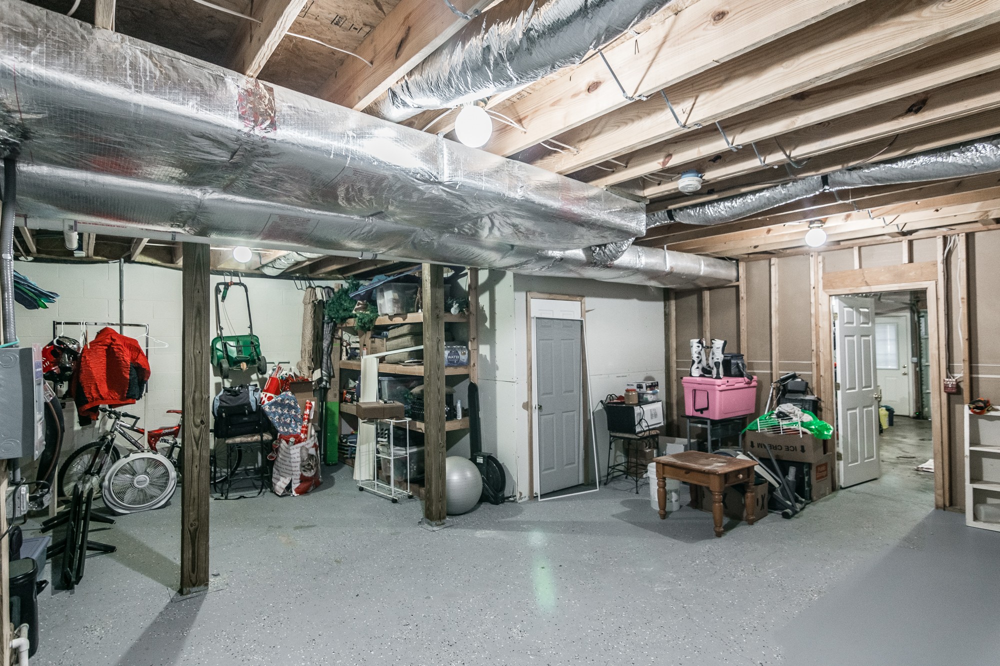 166 Switchboard Road Portland, TN 37148 - Photo 34 of 49 a view of a room with gym equipment