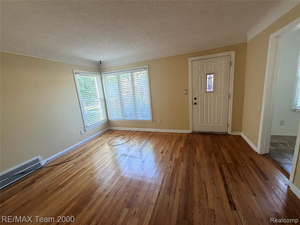 3418 Harding Street Dearborn, MI 48124 - Photo 4 of 12