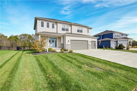 $515,000 | 18914 189th Street, Spring Hill, KS 66083