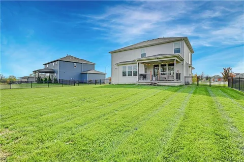 $515,000 | 18914 189th Street, Spring Hill, KS 66083