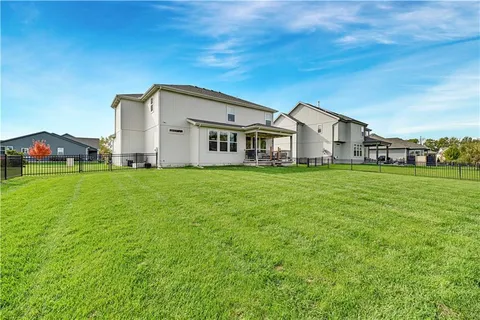 $515,000 | 18914 189th Street, Spring Hill, KS 66083