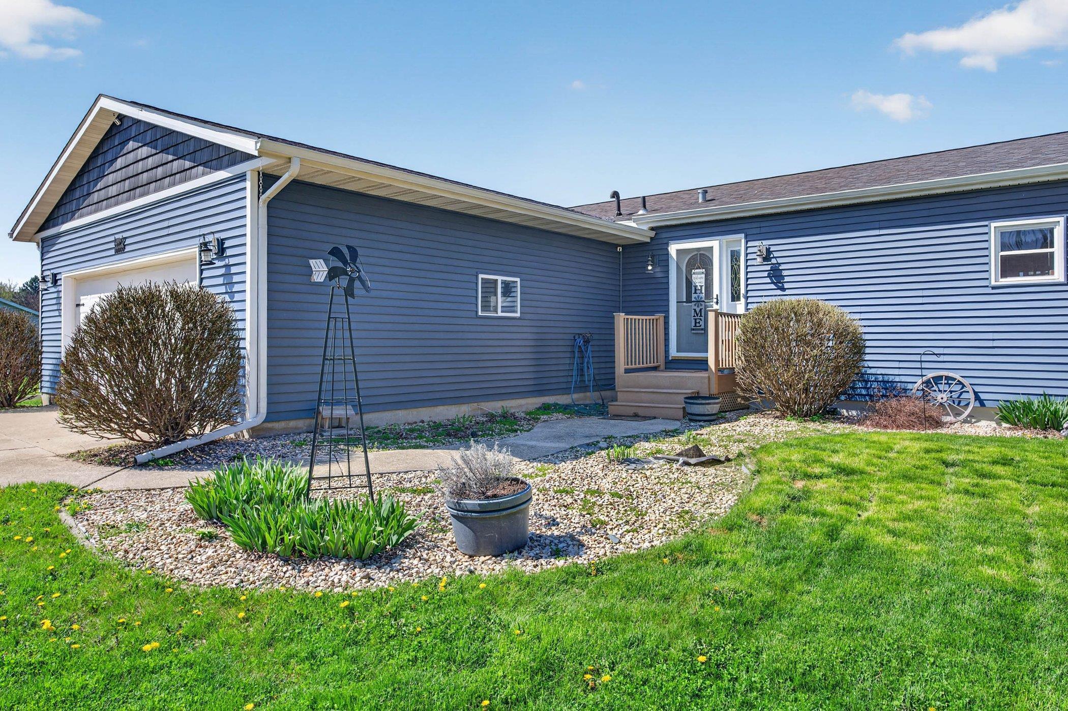 688 Bliven Road Edgerton, WI 53534 - Photo 3 of 51