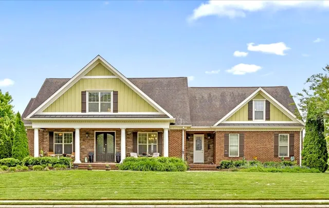 $949,900 | 8109 Propeller Drive, Ooltewah, TN 37363