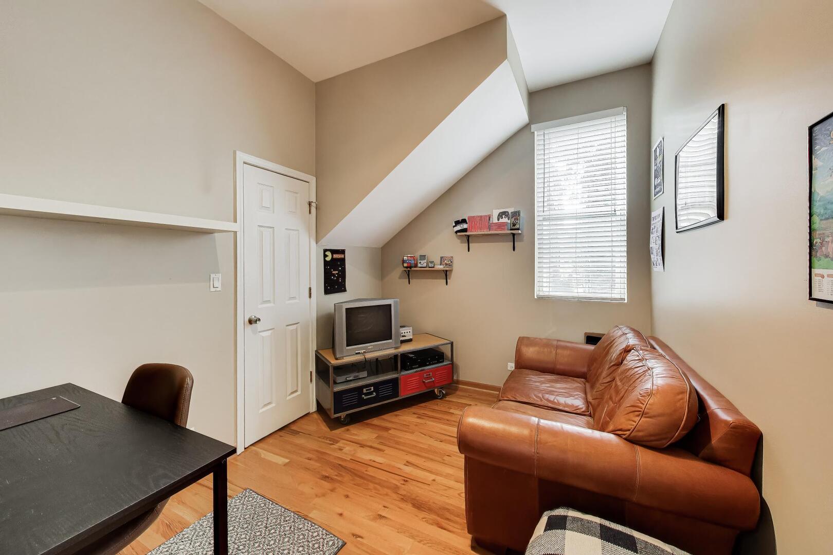 2141 North Point Street, Unit 1F Chicago, IL 60647 - Photo 15 of 30