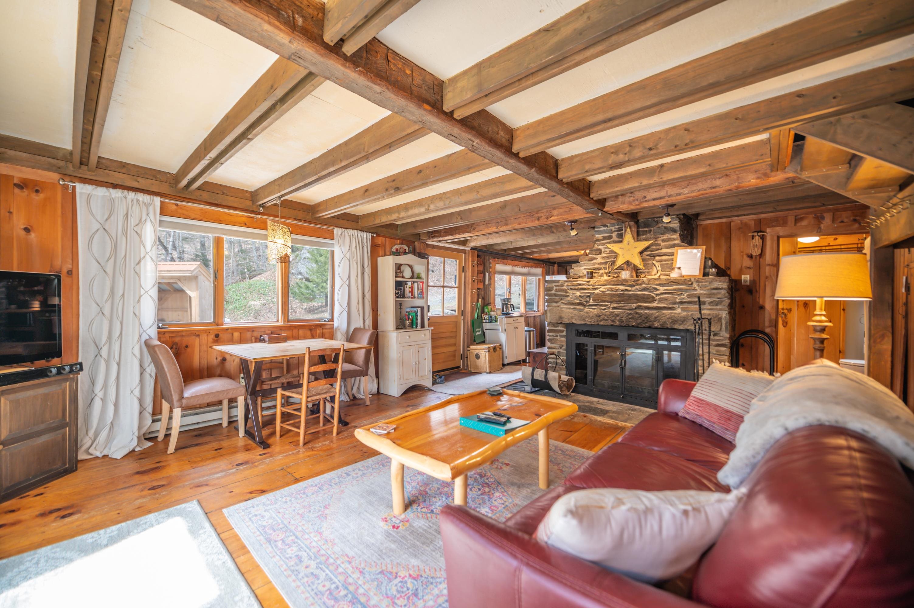 39 Parsons Road Wilmington, VT 05363 - Photo 2 of 27