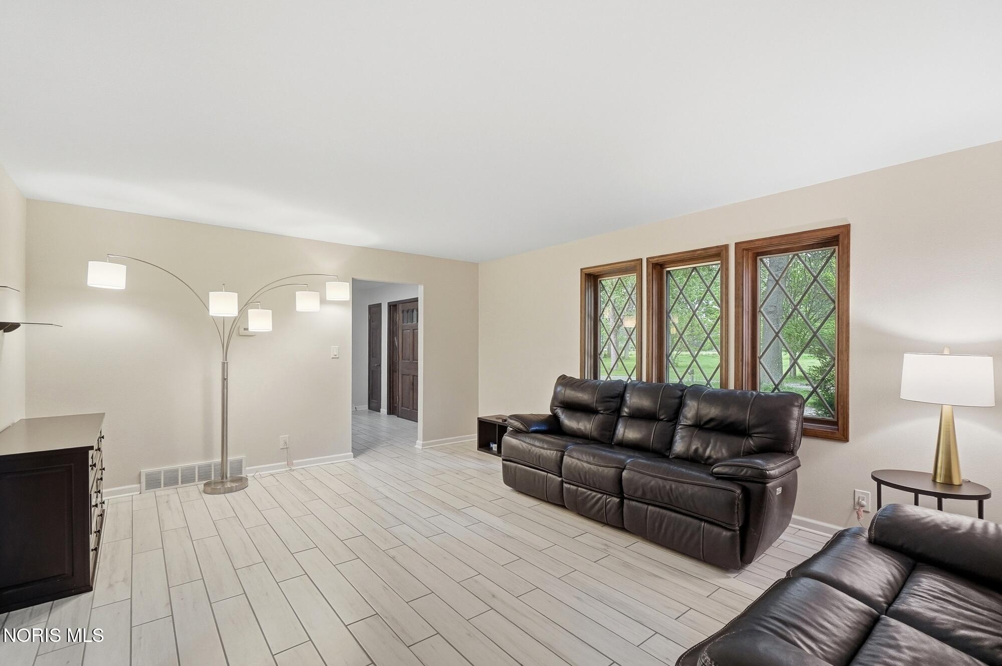 26430 Hull Prairie Road Perrysburg, OH 43551 - Photo 11 of 79 Gallery Image 11
