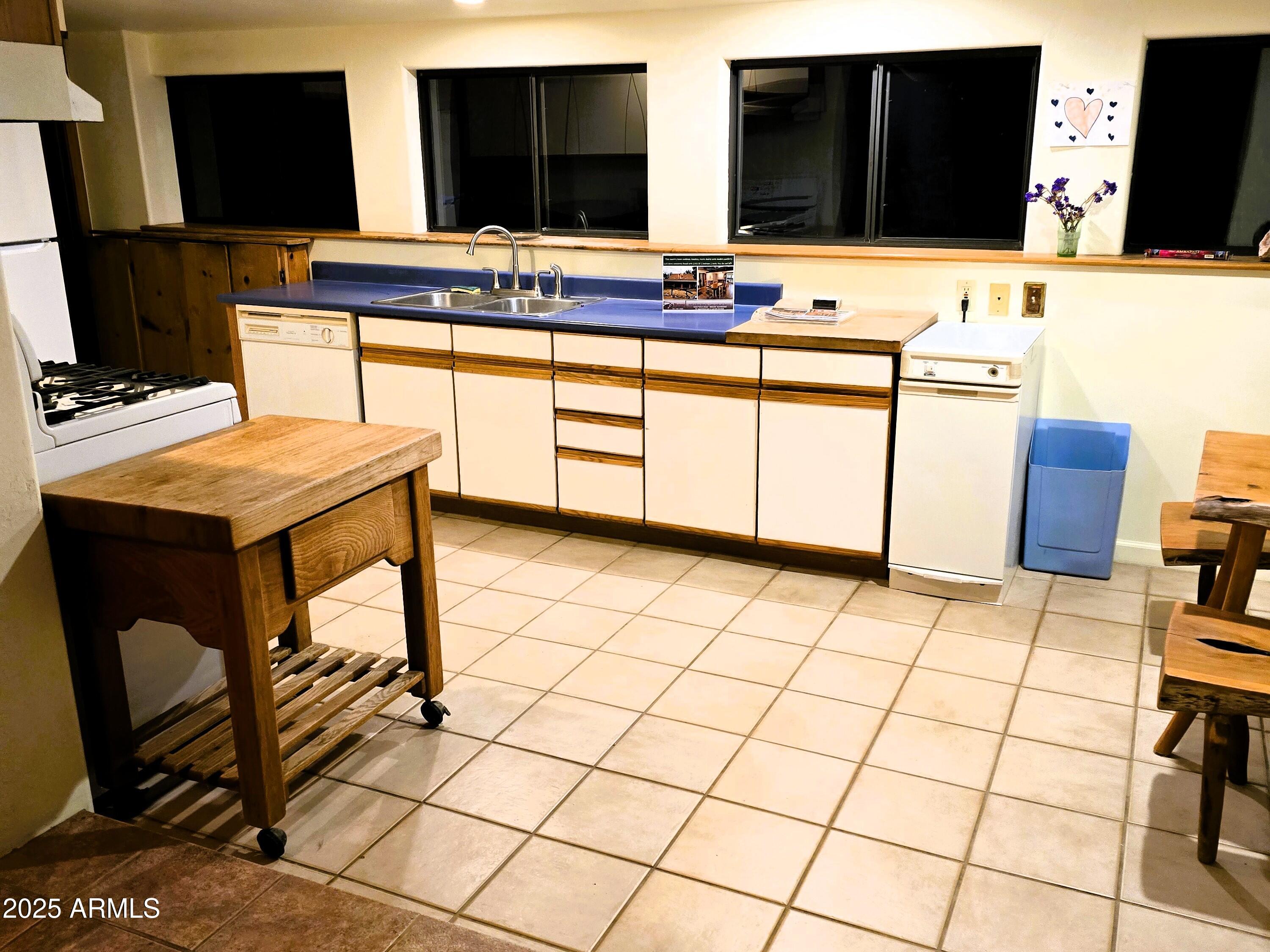1642 East River Bend Road Camp Verde, AZ 86322 - Photo 16 of 38 Kithen