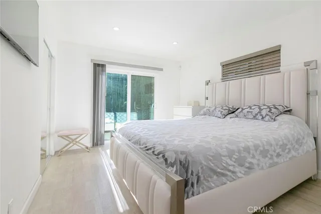 a view of walk in closet with cabinet