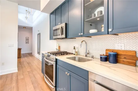 $698,000 | 125 Hurlbut Street, Unit 203, Pasadena, CA 91105