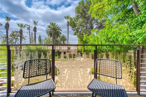 $698,000 | 125 Hurlbut Street, Unit 203, Pasadena, CA 91105