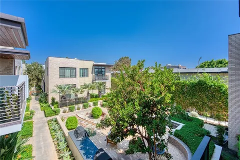 $698,000 | 125 Hurlbut Street, Unit 203, Pasadena, CA 91105