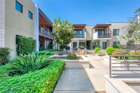 $698,000 | 125 Hurlbut Street, Unit 203, Pasadena, CA 91105