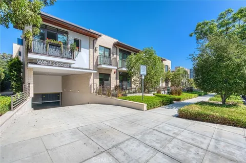 $698,000 | 125 Hurlbut Street, Unit 203, Pasadena, CA 91105