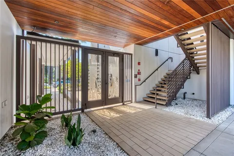 $698,000 | 125 Hurlbut Street, Unit 203, Pasadena, CA 91105