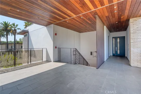 $698,000 | 125 Hurlbut Street, Unit 203, Pasadena, CA 91105