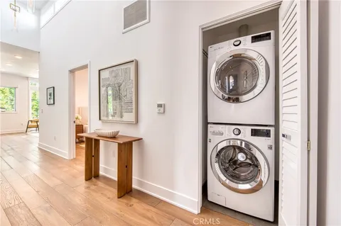 $698,000 | 125 Hurlbut Street, Unit 203, Pasadena, CA 91105