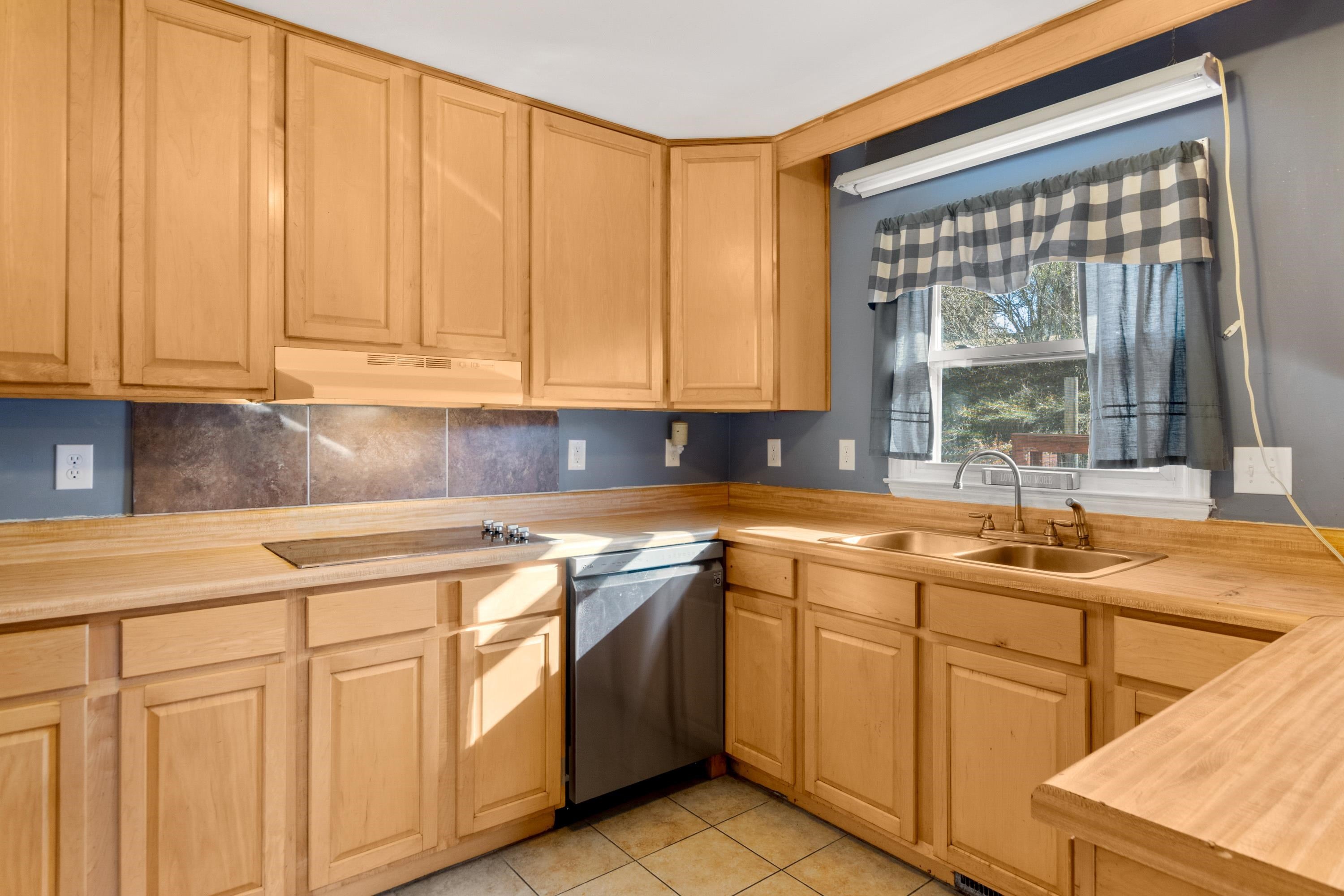 306 Gale Road Pearisburg, VA 24134 - Photo 19 of 41 Gallery Image 19