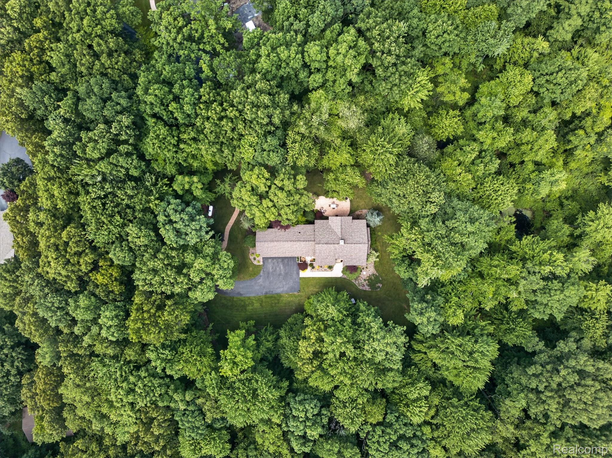 5388 Hartland Road Fenton, MI 48430 - Photo 63 of 74 63-5388-Hartland-Rd-WindowStill.jpg
