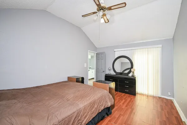 $1,990 | 13102 Richmond Avenue, Houston, TX 77082