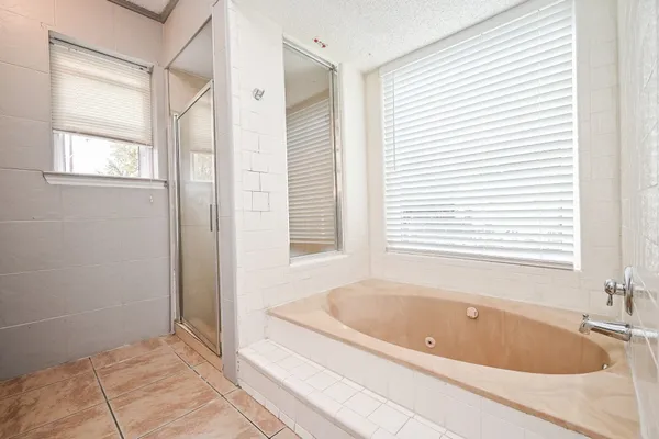 $1,990 | 13102 Richmond Avenue, Houston, TX 77082