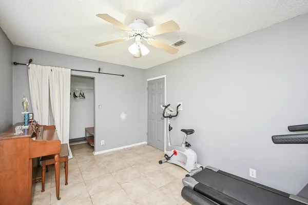 $1,990 | 13102 Richmond Avenue, Houston, TX 77082