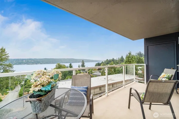 $499,000 | 15020 Bothell Way Northeast, Unit 502, Lake Forest Park, WA 98155