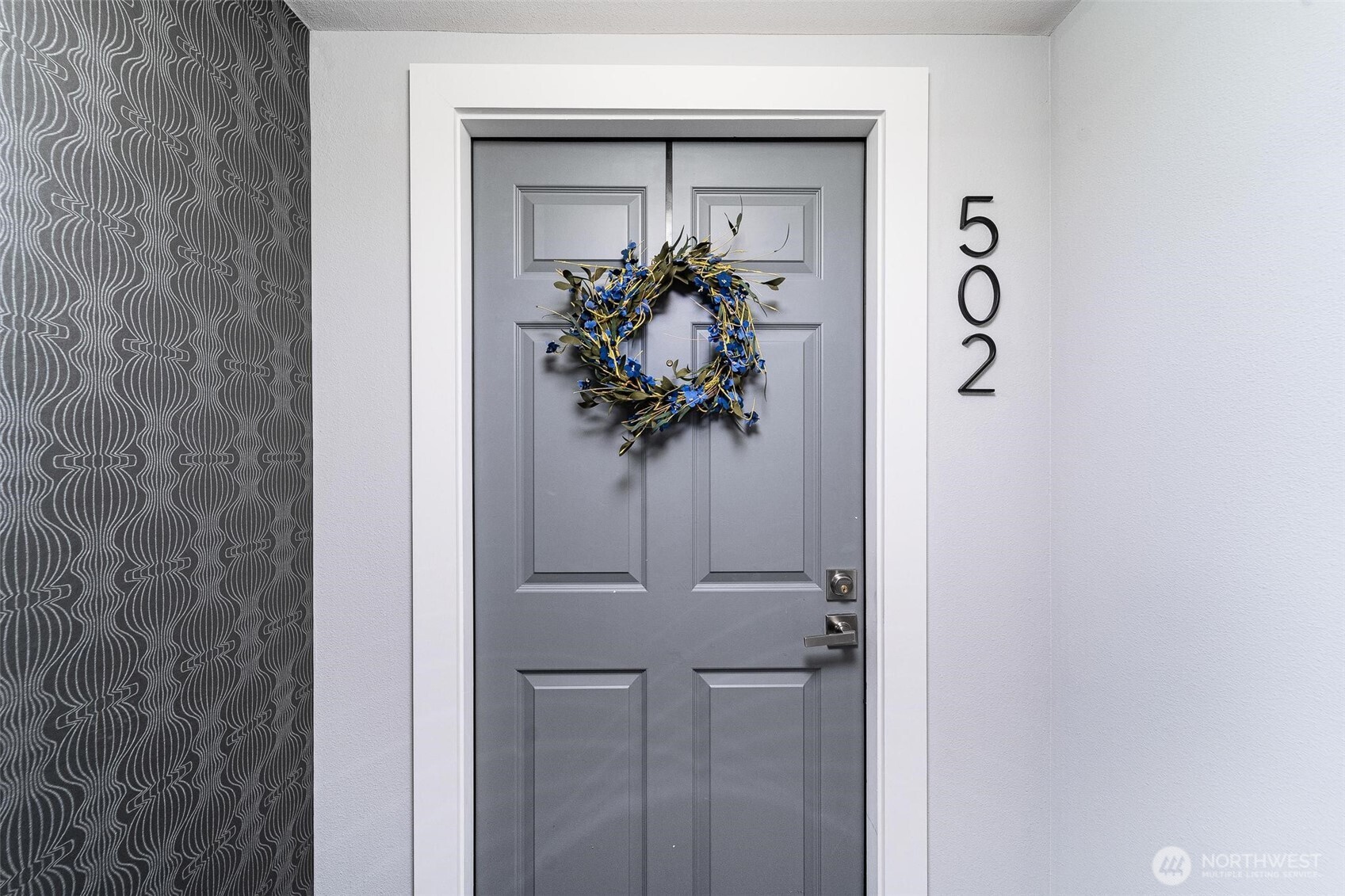 15020 Bothell Way Northeast, Unit 502 Lake Forest Park, WA 98155 - Photo 23 of 30 a view of a hallway
