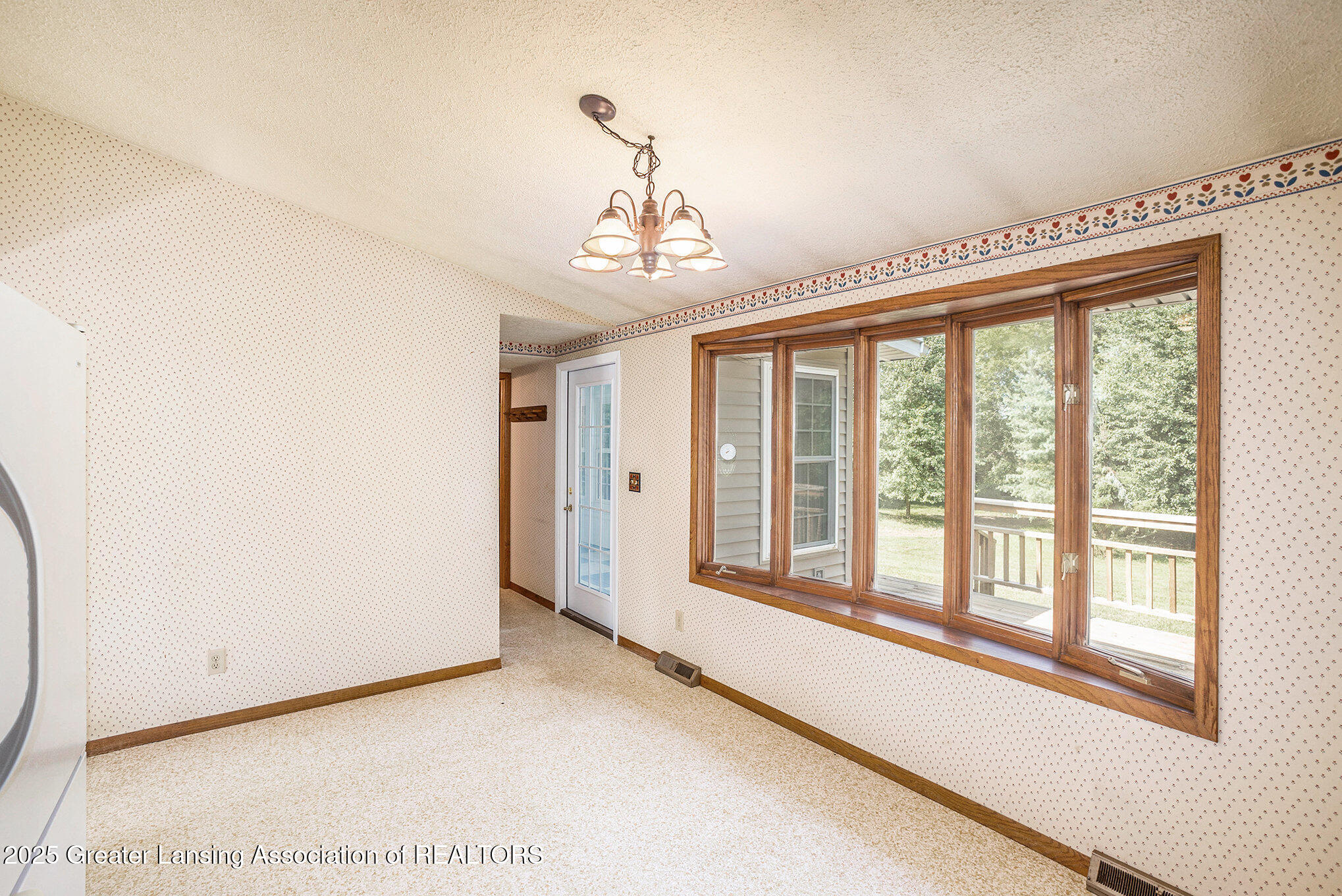 6379 Foster Road Haslett, MI 48840 - Photo 17 of 34 6379 Foster. Kitchen