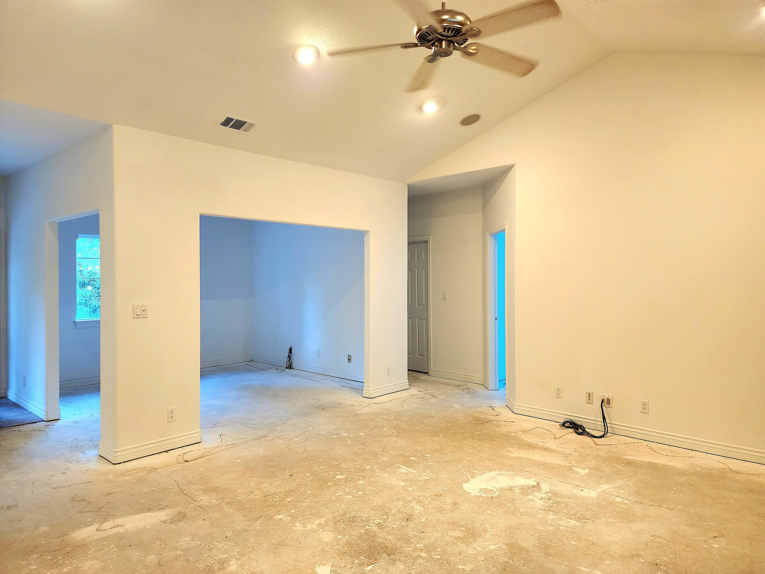 370 34N96 Lewiston, CA 96052 - Photo 15 of 30 a view of an empty room